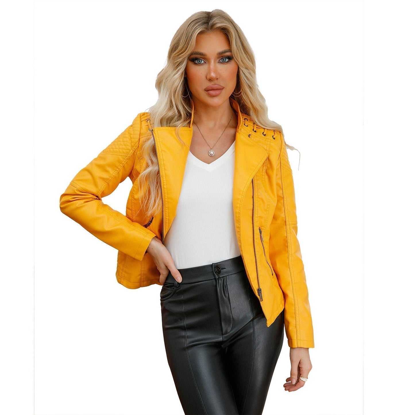 KARIN I STYLISCHE LEDERJACKE