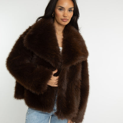 MARLENA I WINTERJACKE AUS KUNSTFELL
